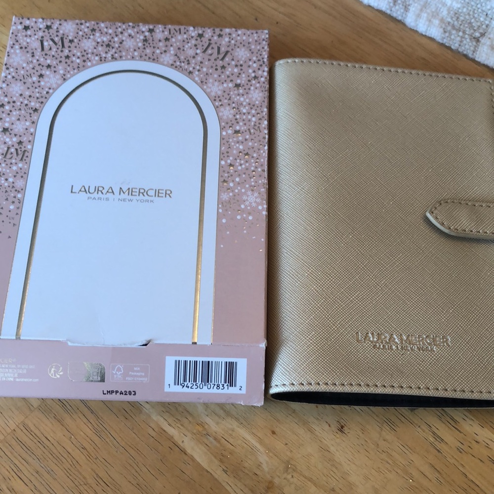 Laura Mercier Travel Brush Collection Cheek & Eye Set + Gold Tone Clutch NIB
